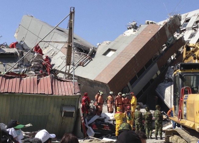 Survivors pulled out from building 2 days after Taiwan quake