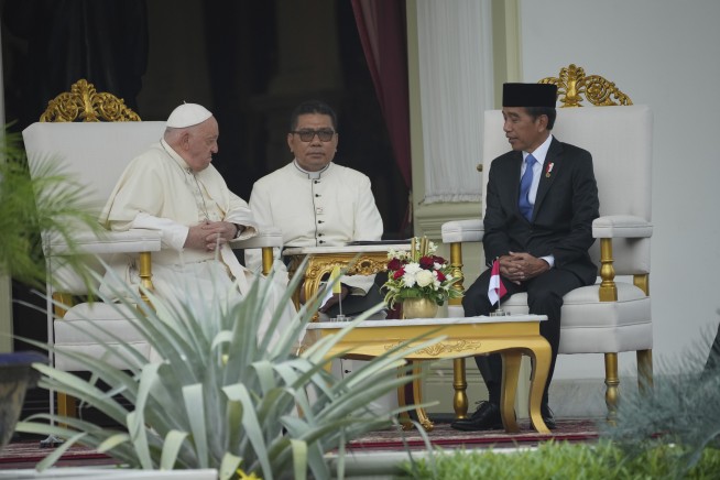 In Asia, pope urges Indonesia to live up to promise of 'harmony in diversity,' fight extremism