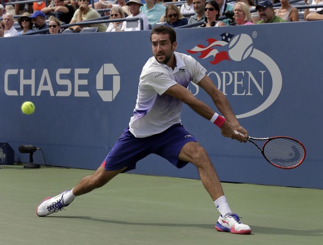 Latest on US Open: Serena forces 3rd set vs Mattek-Sands