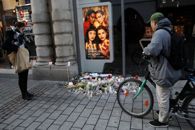 Officials: Strasbourg market shooter killed in shootout