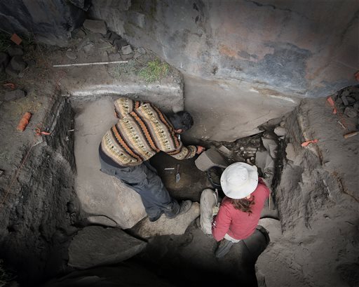 Stone tools show ancient settlement high in Andes