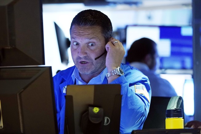 Wall Street heads for records as it closes tumultuous week