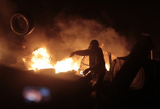 Several protesters dead in new Kiev clashes