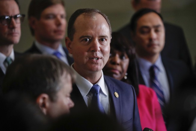 Republicans vote to release classified memo on Russia probe