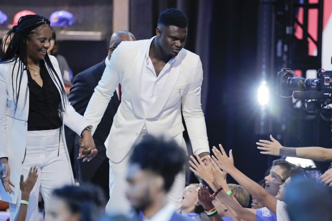 Pelicans take Zion Williamson with No. 1 pick in NBA draft