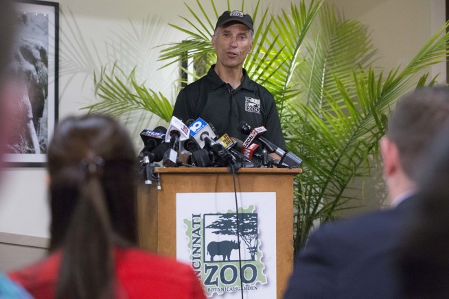 Watchdog group wants Cincinnati Zoo held responsible