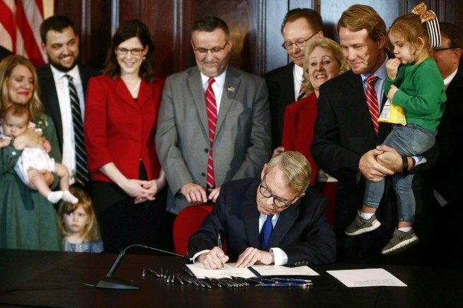 Judge blocks Ohio abortion law, clinics to remain open