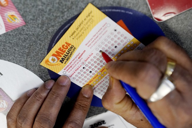 Mega Millions jackpot climbs to $785M after no big winner