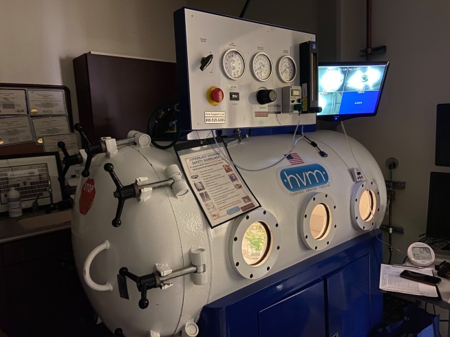 Florida vet school uses novel approach to save seahorse