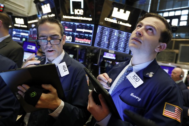 US stocks rebound, but still face losses for the week