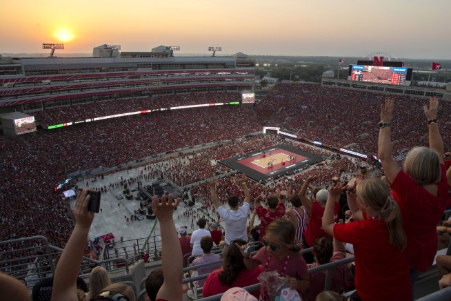 Nebraska volleyball stadium event draws 92,003 to set women's world attendance record