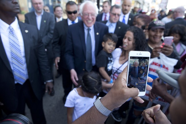 Clinton, Trump seek to quiet critics in New York primaries