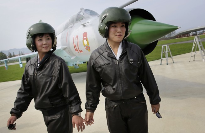 Attendees at North Korean air show wowed by model F-16