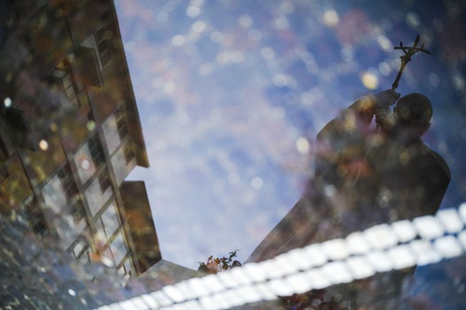 Doctors order 'absolute rest' for Pope Francis while he's being treated for a respiratory infection