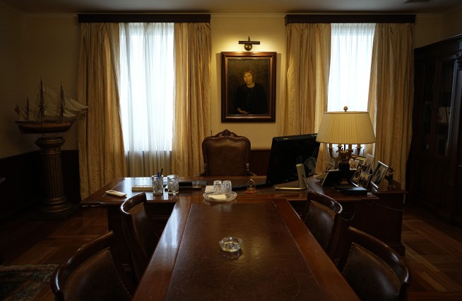 Kremlin offers mixed view of Gorbachev's historic role