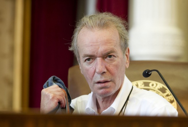 Martin Amis, British novelist who brought a rock ‘n’ roll sensibility to his work, has died at 73