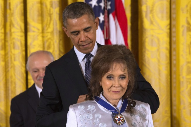 Loretta Lynn, coal miner's daughter and country queen, dies