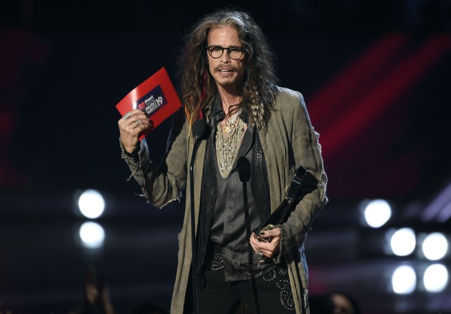 Woman sues Steven Tyler, alleging child sex assault in 1970s