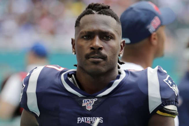 NFL player Antonio Brown turns himself in at Florida jail