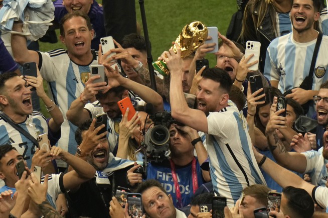 Messi plans to play on for Argentina after World Cup win