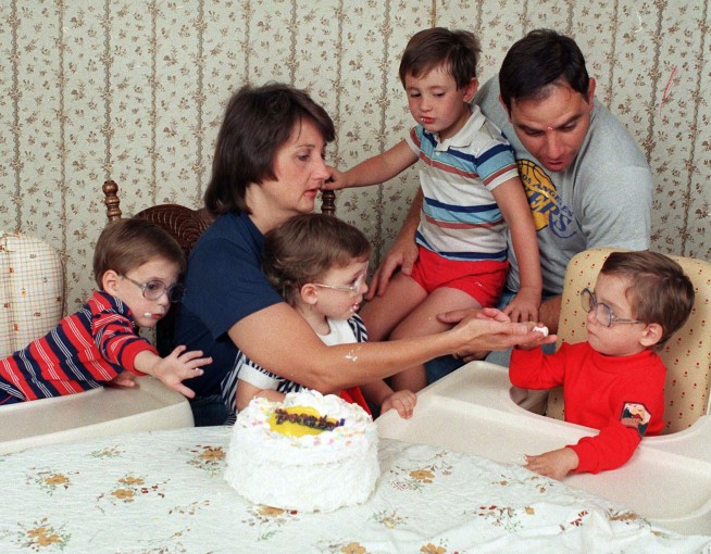 Woman who got attention by giving birth to 7 kids has died