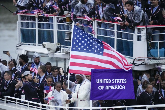 Paris dazzles with a rainy Olympics opening ceremony on the Seine River