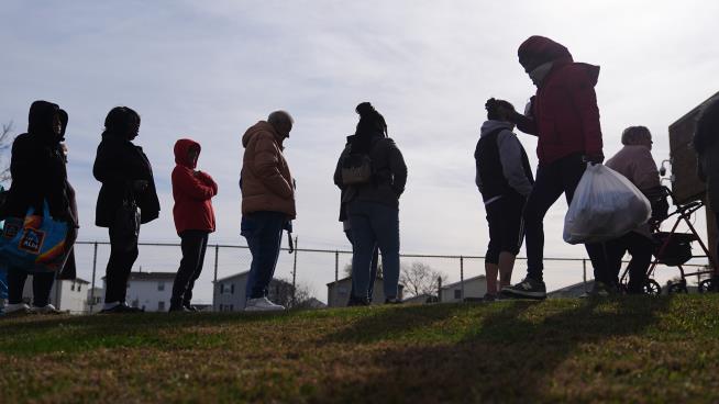 Supreme Court issues emergency order to block full SNAP food aid payments