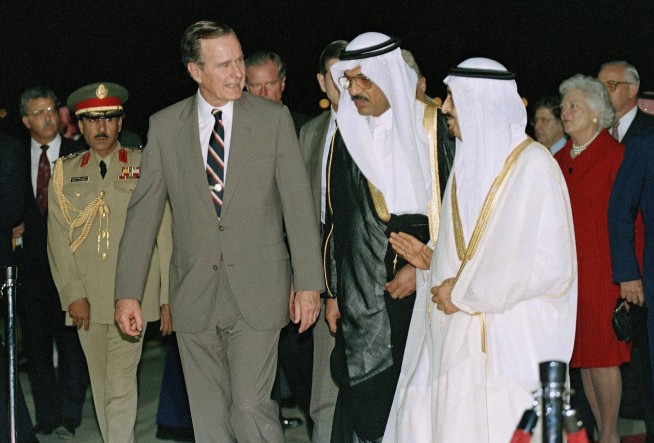 George H.W. Bush dies at 94; made greatest mark in Gulf War