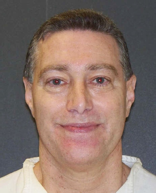 Texas executes ex-officer who hired 2 people to kill wife
