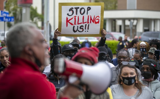 Warrant: Drug buys recorded weeks before Black man shot dead