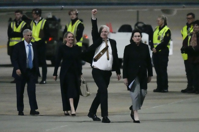 WikiLeaks founder Julian Assange returns to Australia a free man after US legal battle ends