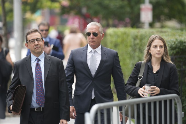 Ex-FBI counterintelligence official pleads guilty to conspiracy charge for helping Russian oligarch