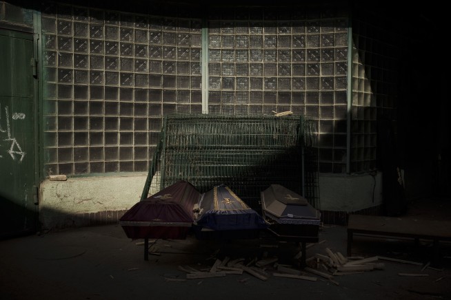 Russia demands Mariupol lay down arms but Ukraine says no