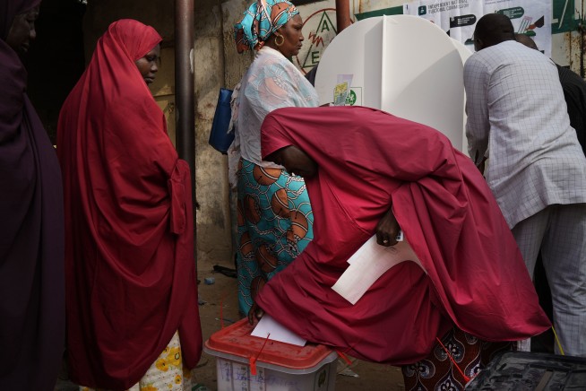 Explosions, delays mark Nigeria's presidential election