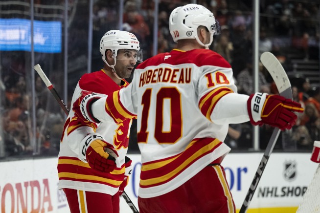 Huberdeau scores in overtime to give the Flames a 3-2 win over the Ducks