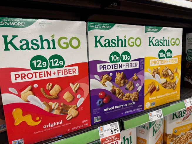 Fiber is something most people could use more of. But experts advise caution with 'fibermaxxing'