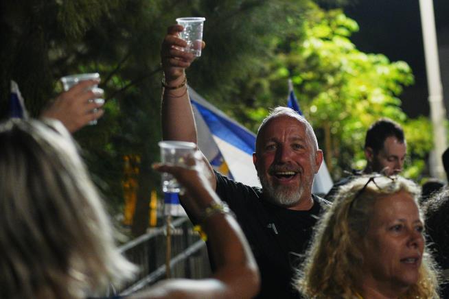 Israel and Hamas agree to part of Trump's Gaza peace plan, will free hostages and prisoners