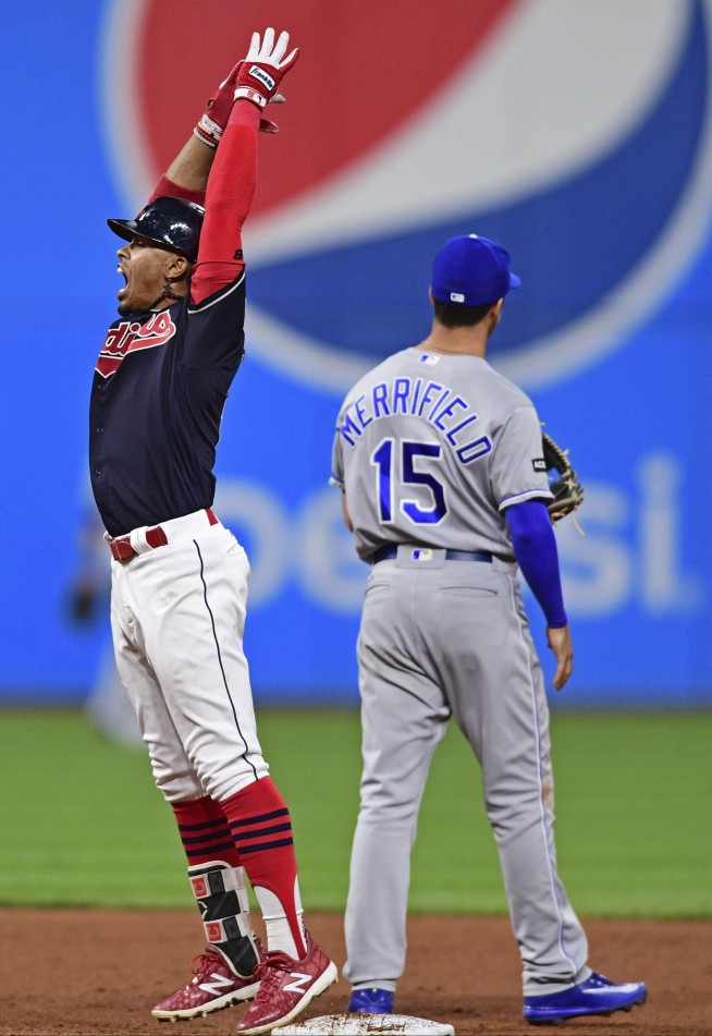 Catch 22: Indians rally, win AL-record 22nd straight game