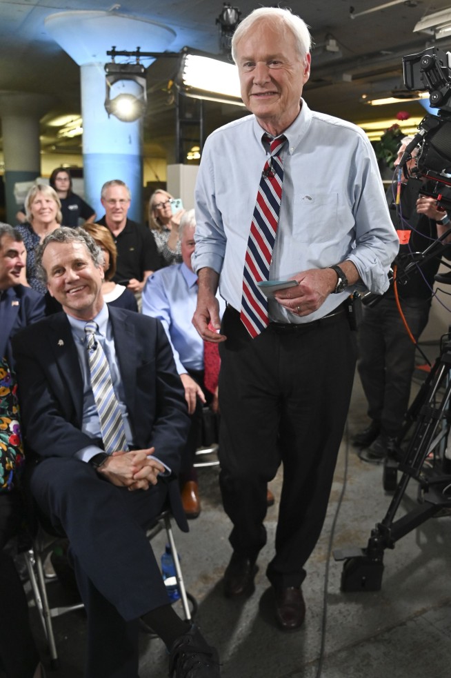 Chris Matthews retires from MSNBC, cites comments to women