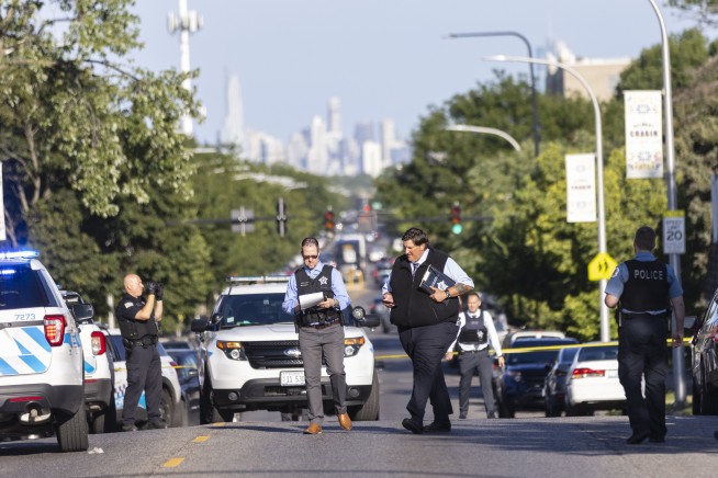 Girl, 7, fatally shot, sister seriously wounded in Chicago