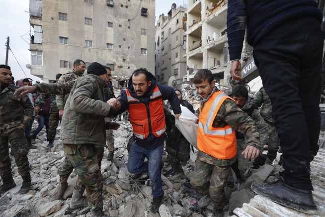 Death toll in Turkey, Syria earthquake rises, hope fades