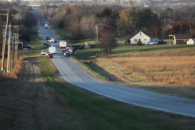4 law enforcement officers shot in rural Kansas responding to domestic violence call