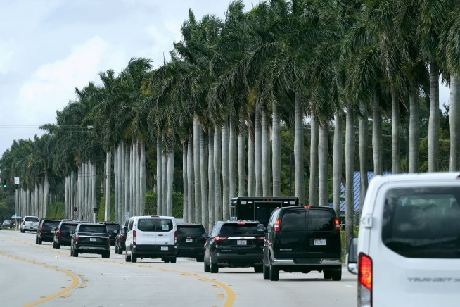 Trump golfs in Florida as COVID relief hangs in the balance