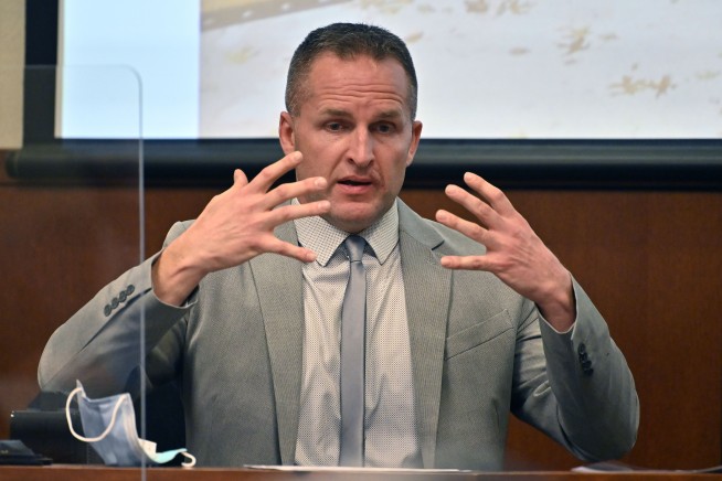 Ex-officer cleared in shooting during Breonna Taylor raid