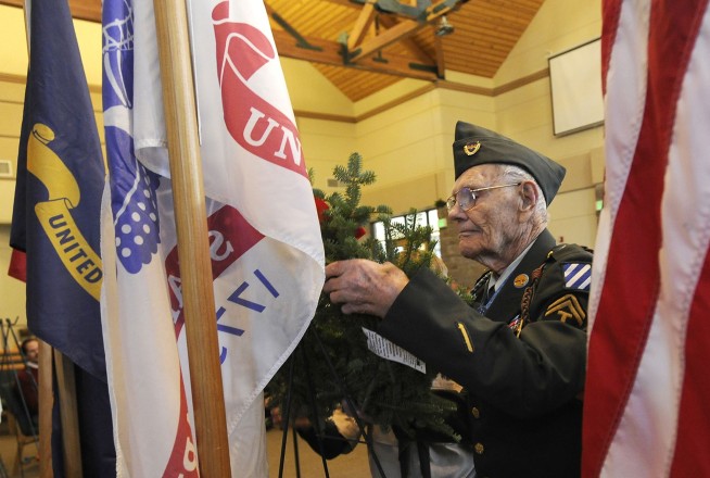 Oldest Medal of Honor recipient dies at 98 in Oregon