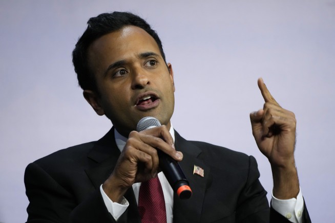 2024 GOP candidates desperate to make debate stage are finding creative ways to boost donor numbers