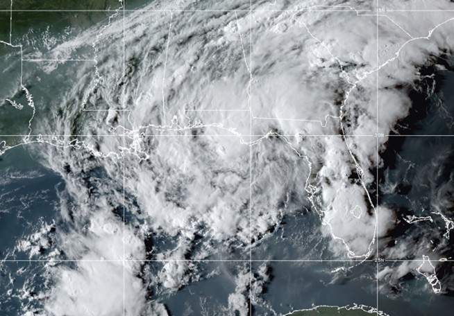 Tropical Storm Mindy dumps rain across Florida Panhandle