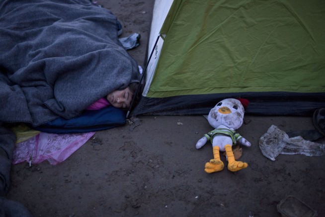 Thousands stranded as Greece becomes a migrant 'warehouse'