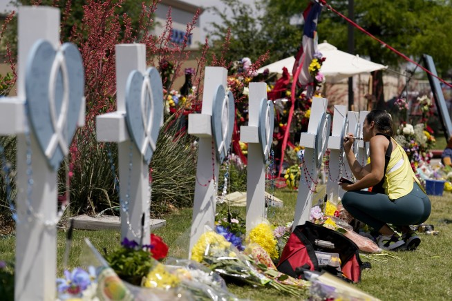 Texas mall victims include several members from two families