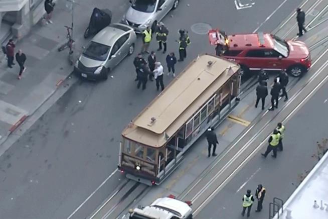 15 injured after a San Francisco cable car stops suddenly